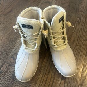 Women’s Sperry duck/rain boots